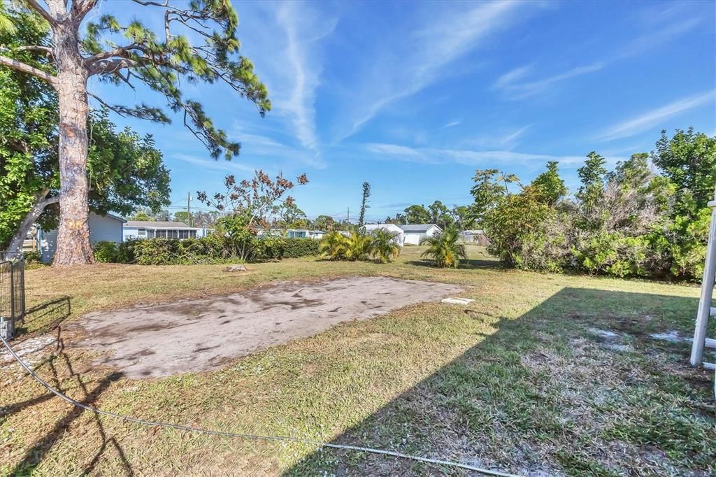 На продажу: $269,900 (2 спален, 1 ванн, 696 Квадратных фут)