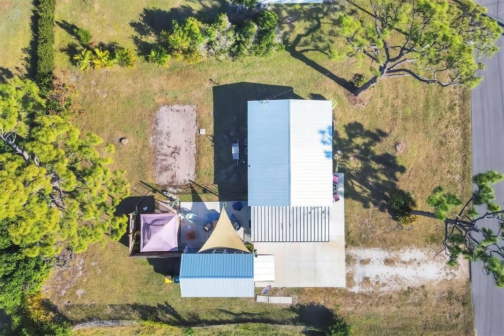 На продажу: $269,900 (2 спален, 1 ванн, 696 Квадратных фут)