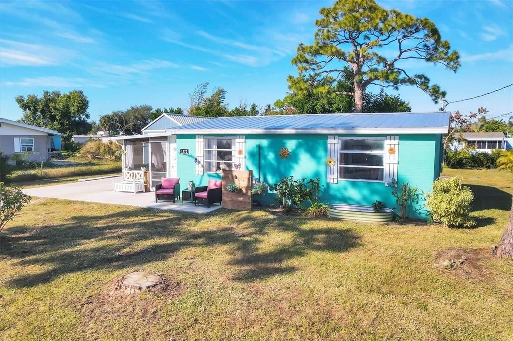 На продажу: $269,900 (2 спален, 1 ванн, 696 Квадратных фут)