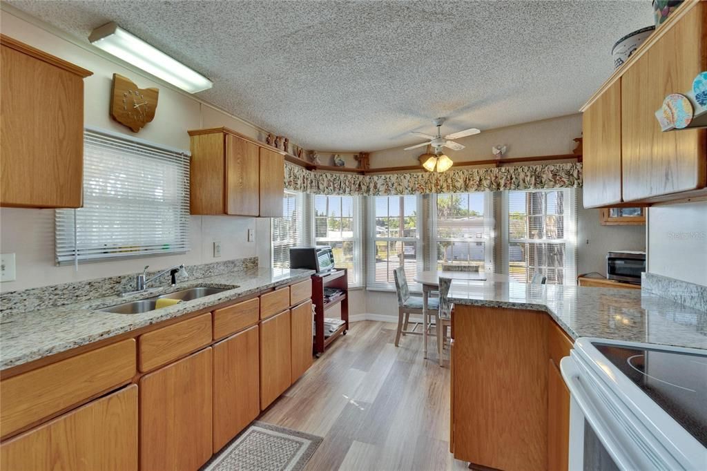 For Sale: $200,000 (2 beds, 2 baths, 1404 Square Feet)