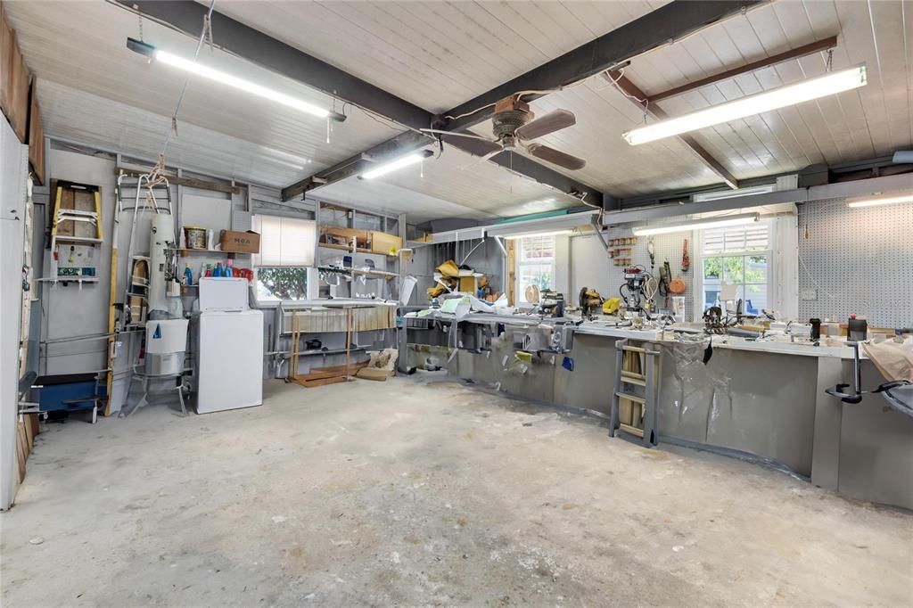 For Sale: $200,000 (2 beds, 2 baths, 1404 Square Feet)