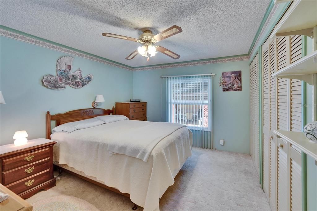 For Sale: $200,000 (2 beds, 2 baths, 1404 Square Feet)