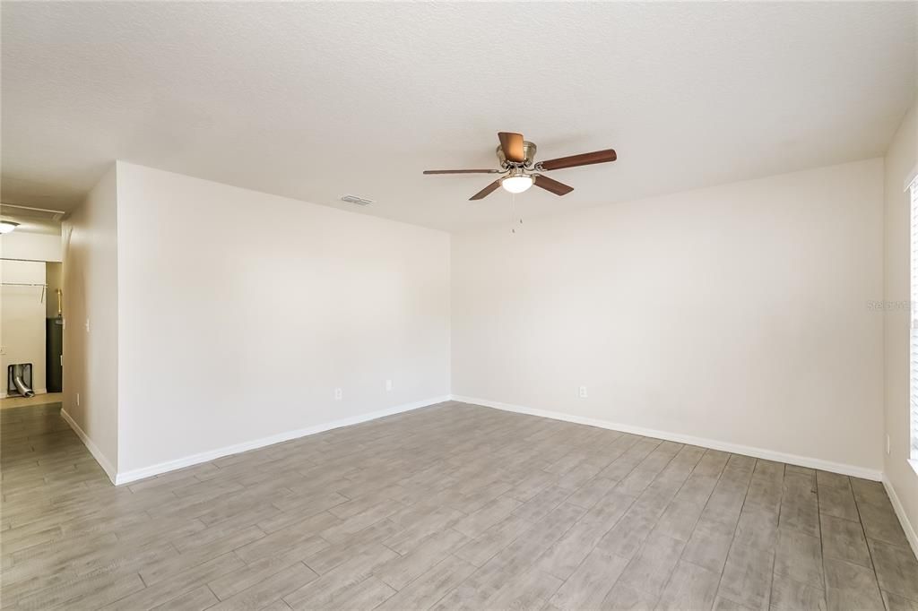 En Renta: $2,295 (4 camas, 2 baños, 1929 Pies cuadrados)