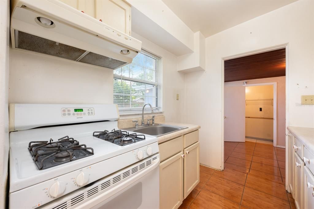 En Venta: $250,000 (3 camas, 1 baños, 917 Pies cuadrados)