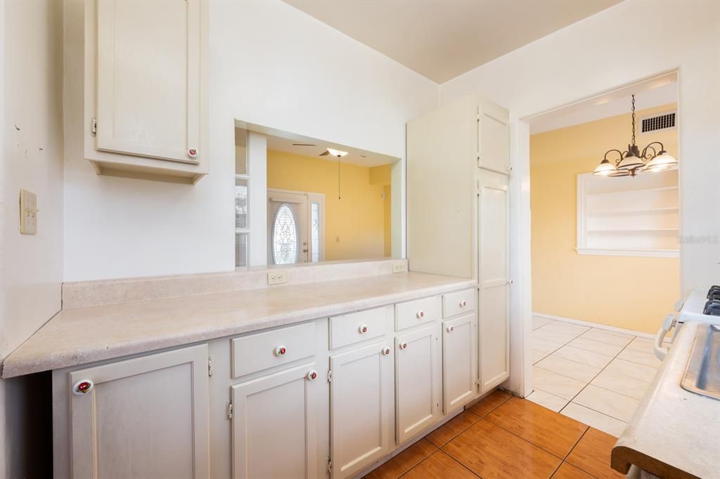 En Venta: $250,000 (3 camas, 1 baños, 917 Pies cuadrados)