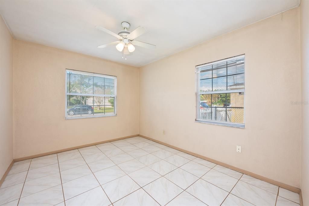 En Venta: $250,000 (3 camas, 1 baños, 917 Pies cuadrados)