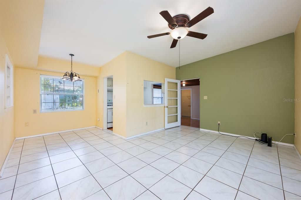 En Venta: $250,000 (3 camas, 1 baños, 917 Pies cuadrados)