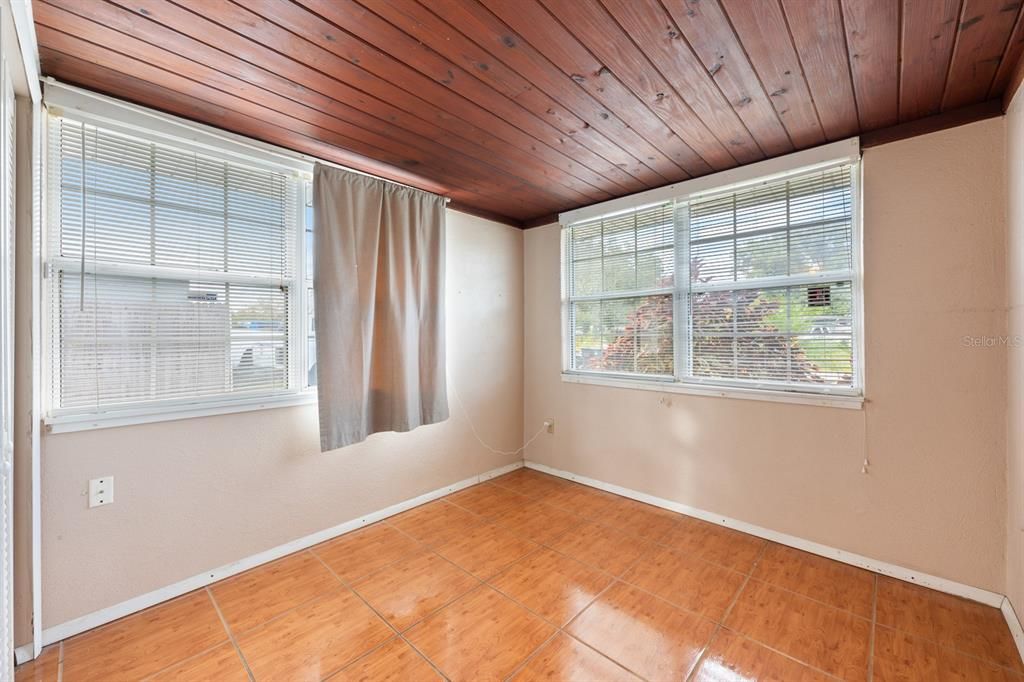 En Venta: $250,000 (3 camas, 1 baños, 917 Pies cuadrados)