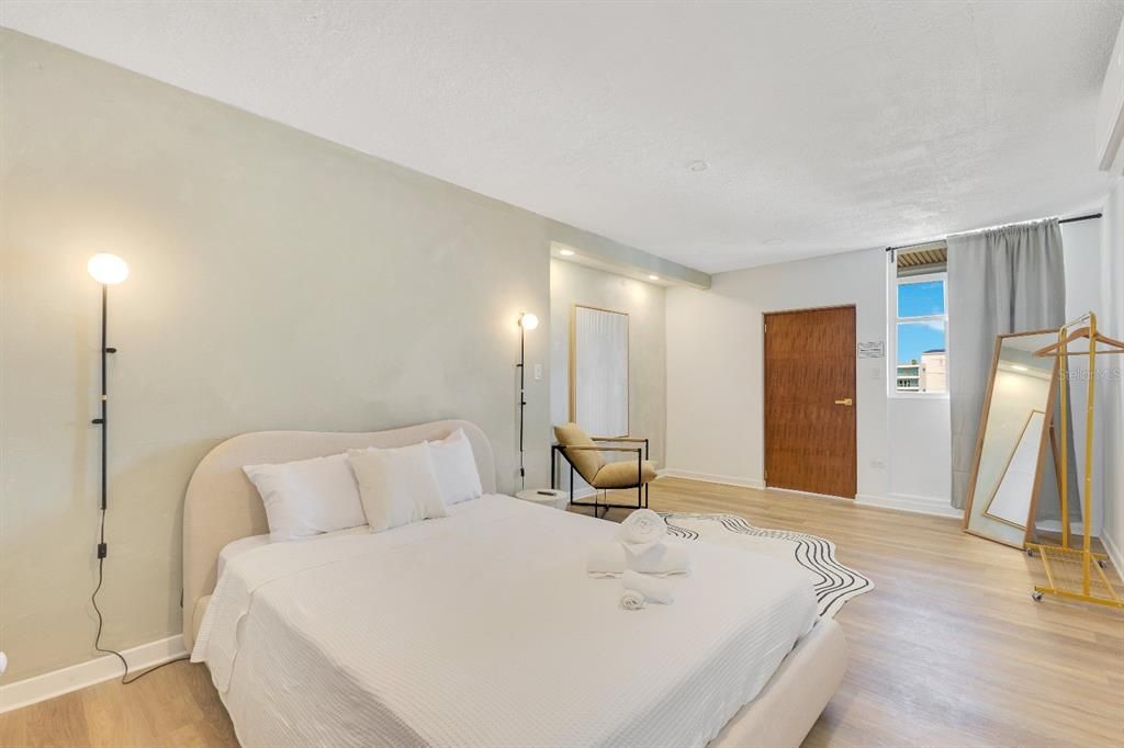 En Venta: $2,350,000 (6 camas, 5 baños, 4300 Pies cuadrados)