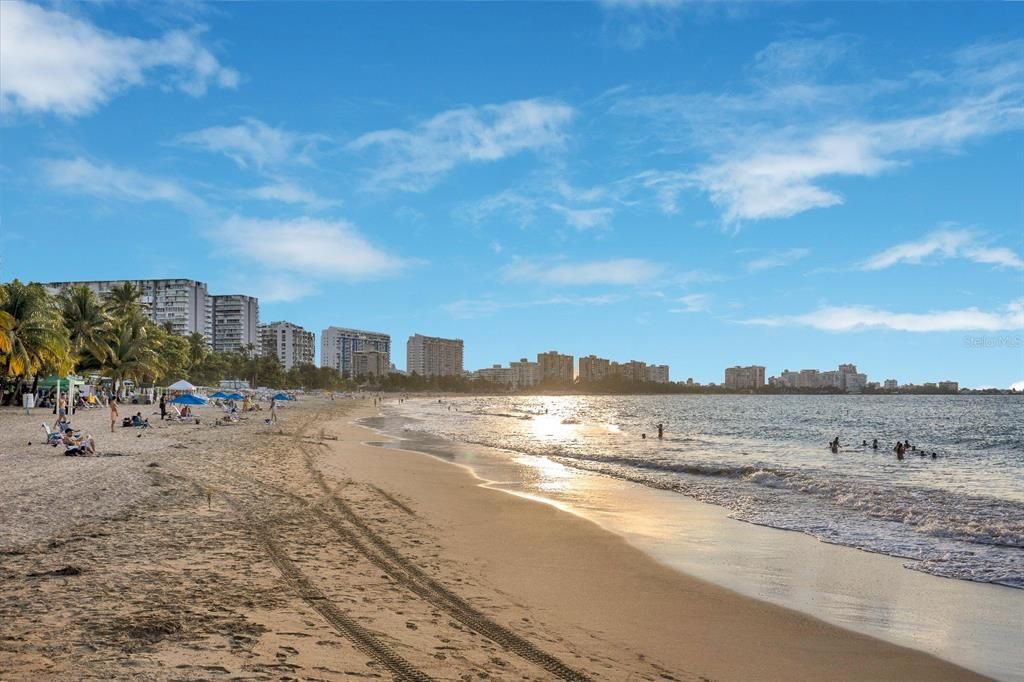 En Venta: $2,350,000 (6 camas, 5 baños, 4300 Pies cuadrados)