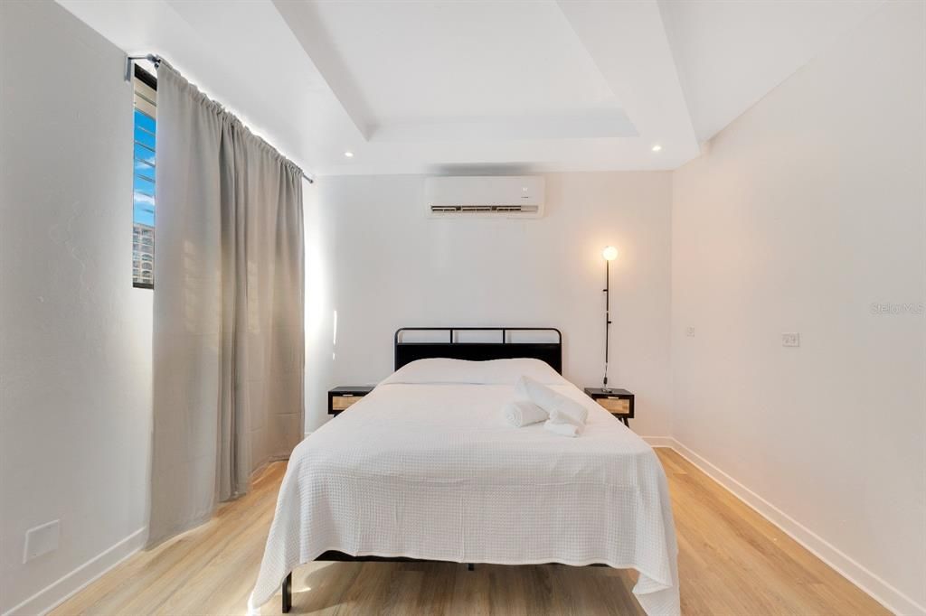 En Venta: $2,350,000 (6 camas, 5 baños, 4300 Pies cuadrados)