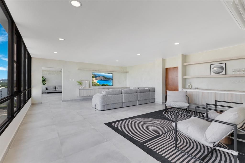 En Venta: $2,350,000 (6 camas, 5 baños, 4300 Pies cuadrados)