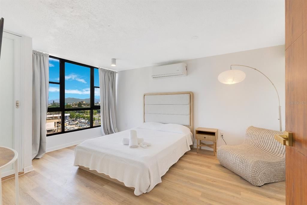 En Venta: $2,350,000 (6 camas, 5 baños, 4300 Pies cuadrados)