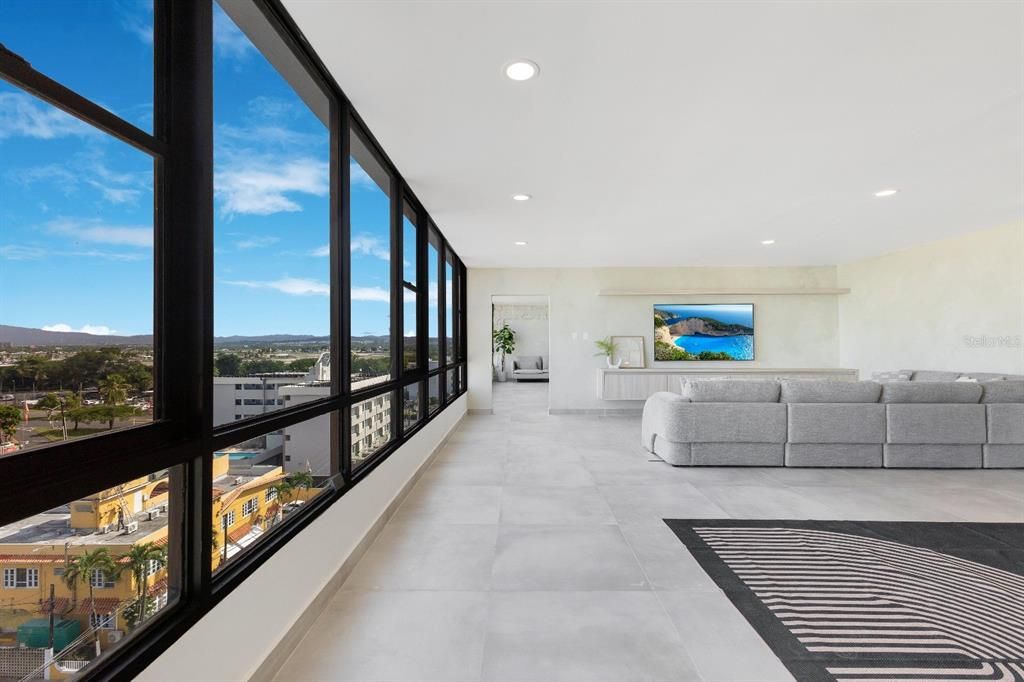 En Venta: $2,350,000 (6 camas, 5 baños, 4300 Pies cuadrados)