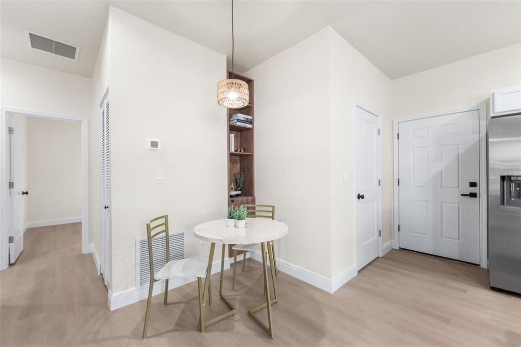 На продажу: $274,900 (3 спален, 2 ванн, 976 Квадратных фут)