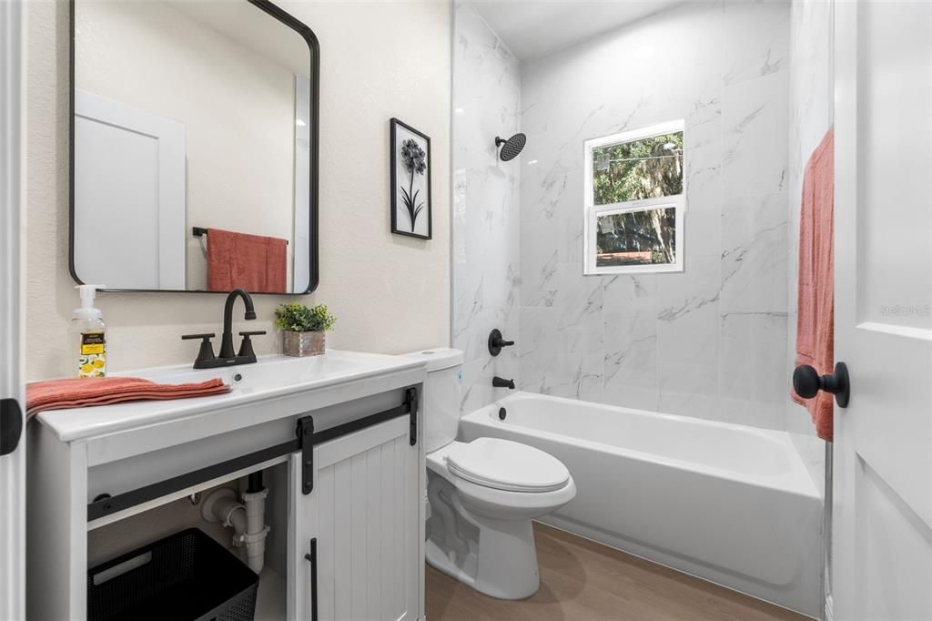 На продажу: $274,900 (3 спален, 2 ванн, 976 Квадратных фут)