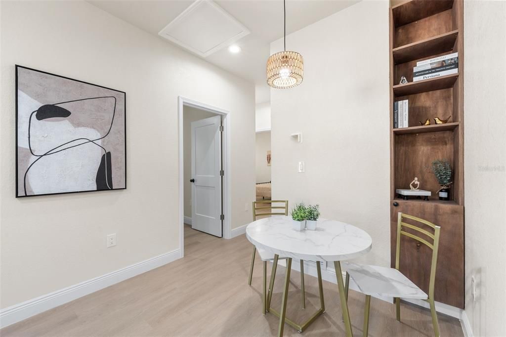 На продажу: $274,900 (3 спален, 2 ванн, 976 Квадратных фут)