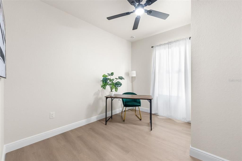 На продажу: $274,900 (3 спален, 2 ванн, 976 Квадратных фут)