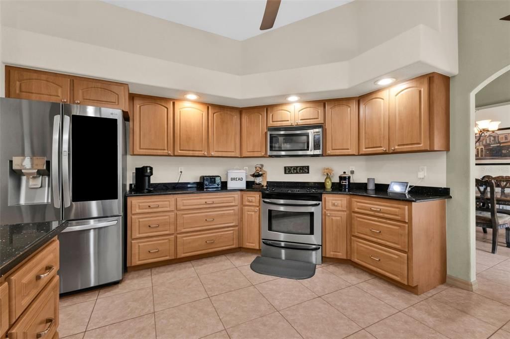 For Sale: $399,000 (3 beds, 2 baths, 2139 Square Feet)