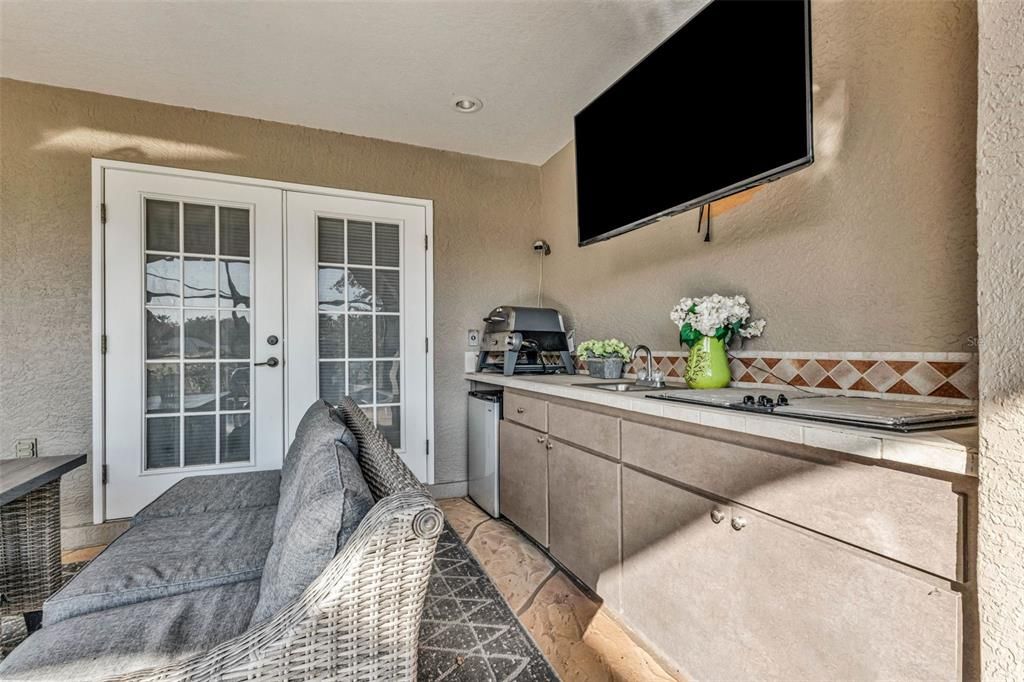 For Sale: $399,000 (3 beds, 2 baths, 2139 Square Feet)