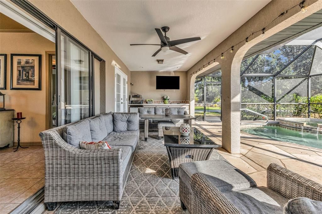 For Sale: $399,000 (3 beds, 2 baths, 2139 Square Feet)