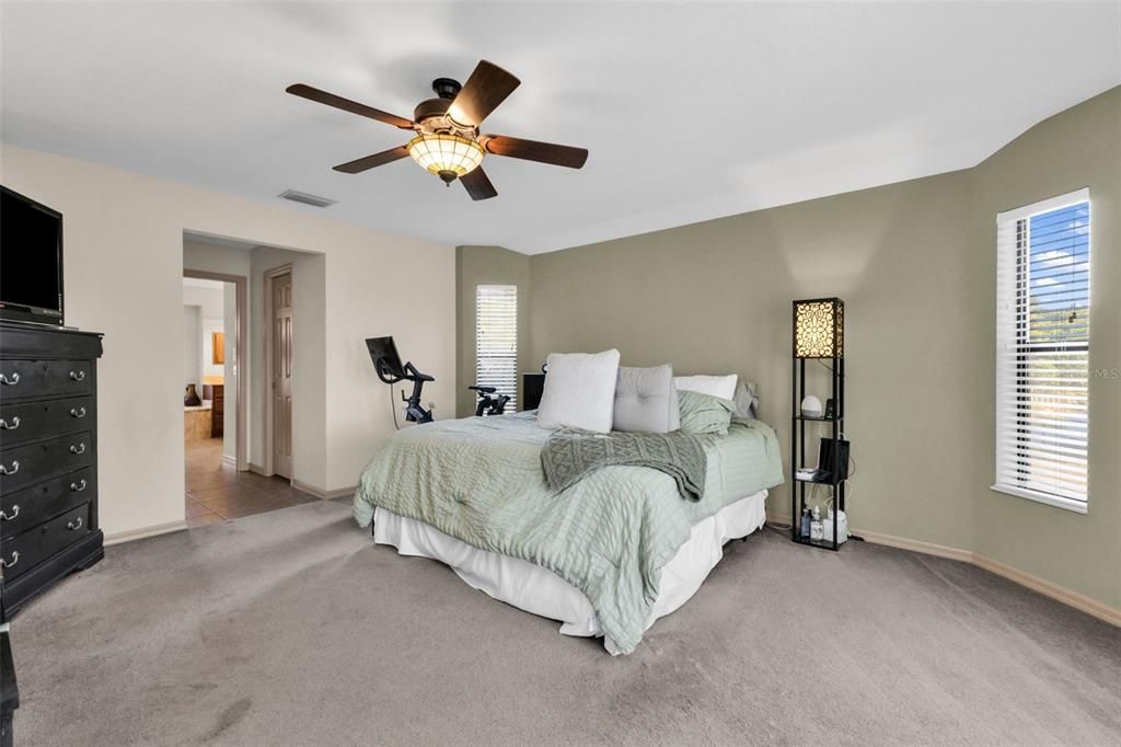 For Sale: $399,000 (3 beds, 2 baths, 2139 Square Feet)