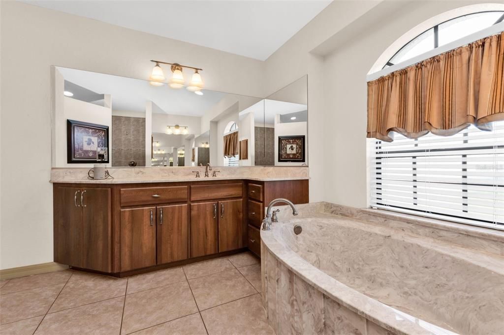 For Sale: $399,000 (3 beds, 2 baths, 2139 Square Feet)