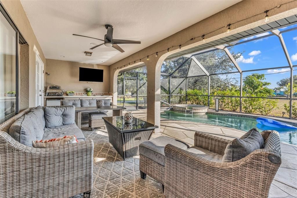 For Sale: $399,000 (3 beds, 2 baths, 2139 Square Feet)