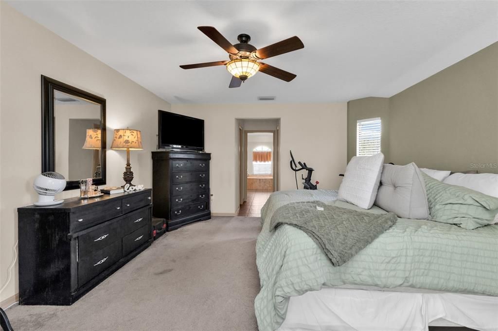 For Sale: $399,000 (3 beds, 2 baths, 2139 Square Feet)