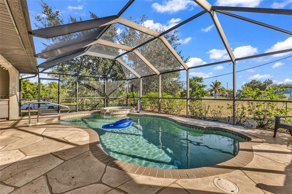 For Sale: $399,000 (3 beds, 2 baths, 2139 Square Feet)