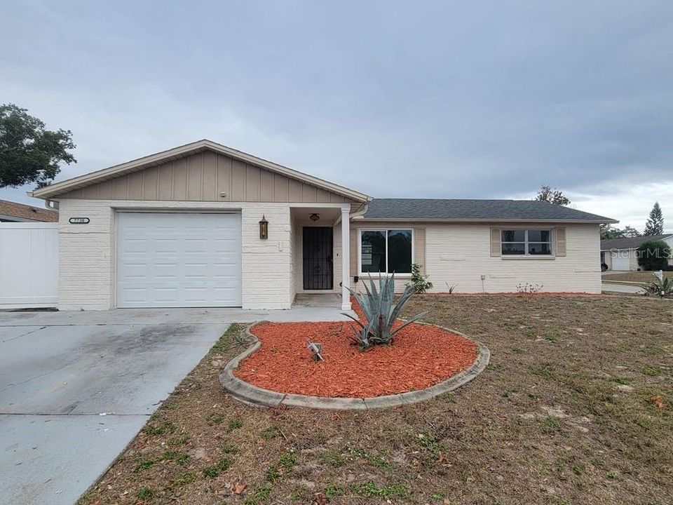 For Rent: $1,800 (3 beds, 2 baths, 1314 Square Feet)