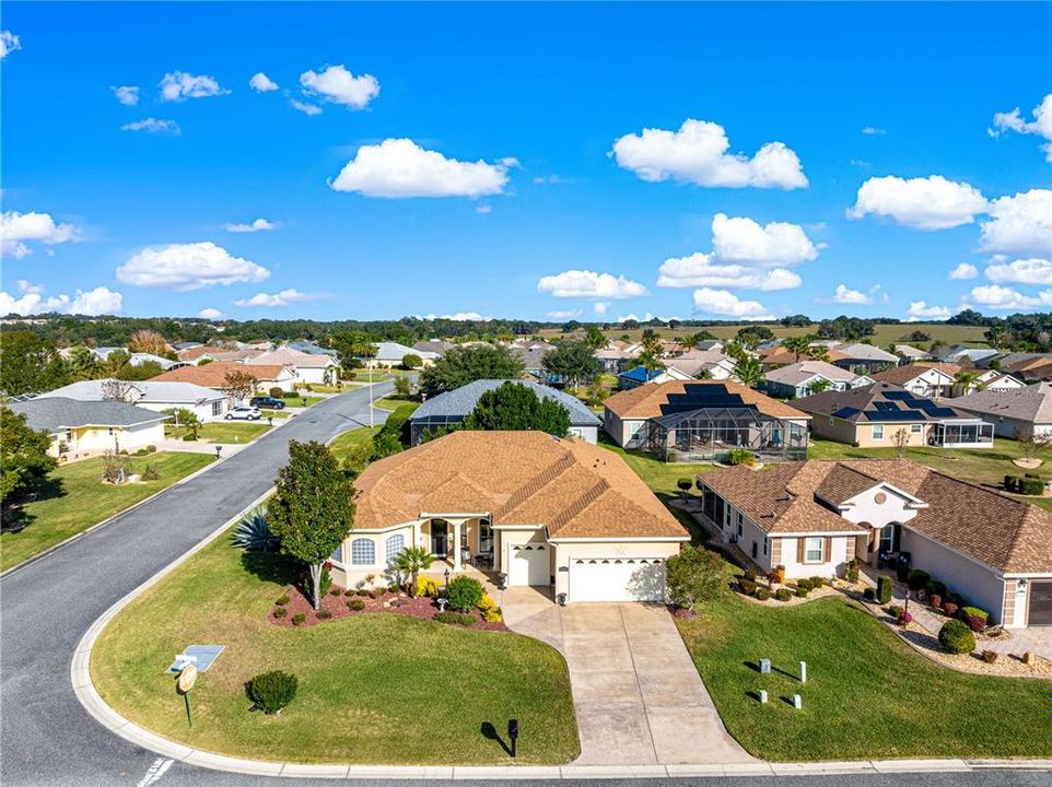 合同活跃: $419,900 (3 贝兹, 2 浴室, 2015 平方英尺)