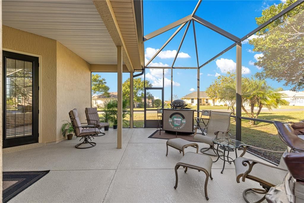 合同活跃: $419,900 (3 贝兹, 2 浴室, 2015 平方英尺)