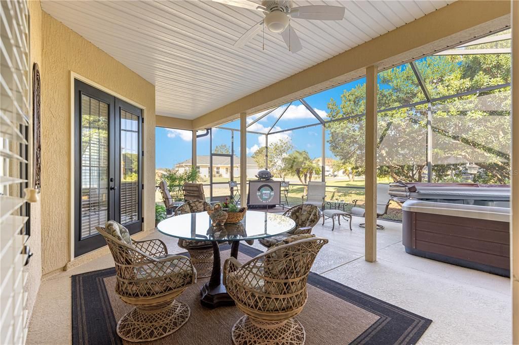 合同活跃: $419,900 (3 贝兹, 2 浴室, 2015 平方英尺)