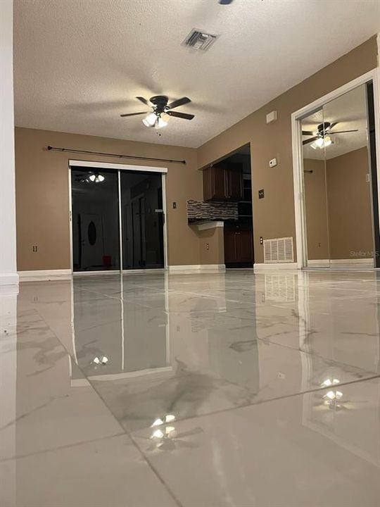 For Sale: $359,999 (3 beds, 2 baths, 1094 Square Feet)