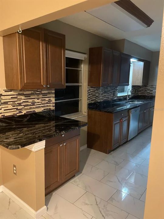 For Sale: $359,999 (3 beds, 2 baths, 1094 Square Feet)