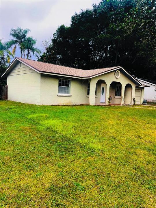 For Sale: $359,999 (3 beds, 2 baths, 1094 Square Feet)