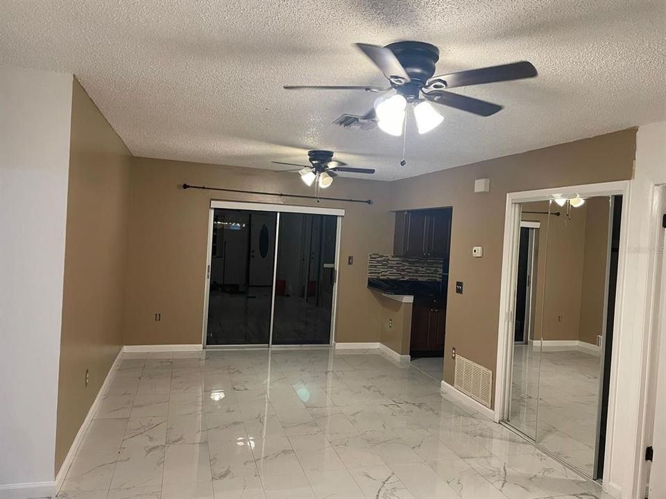 For Sale: $359,999 (3 beds, 2 baths, 1094 Square Feet)