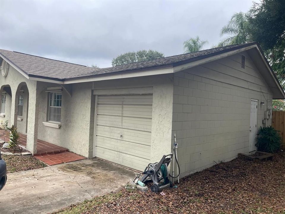 For Sale: $359,999 (3 beds, 2 baths, 1094 Square Feet)