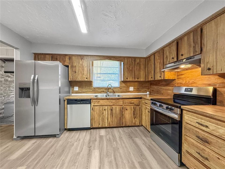 En Renta: $1,695 (3 camas, 2 baños, 1484 Pies cuadrados)