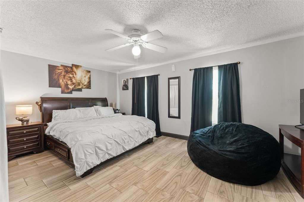 待售: $355,000 (4 贝兹, 2 浴室, 1666 平方英尺)