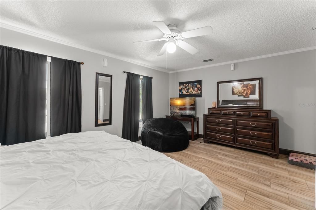 待售: $355,000 (4 贝兹, 2 浴室, 1666 平方英尺)