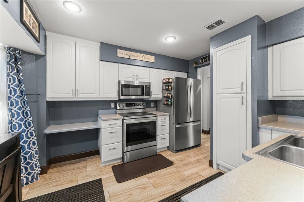 待售: $355,000 (4 贝兹, 2 浴室, 1666 平方英尺)