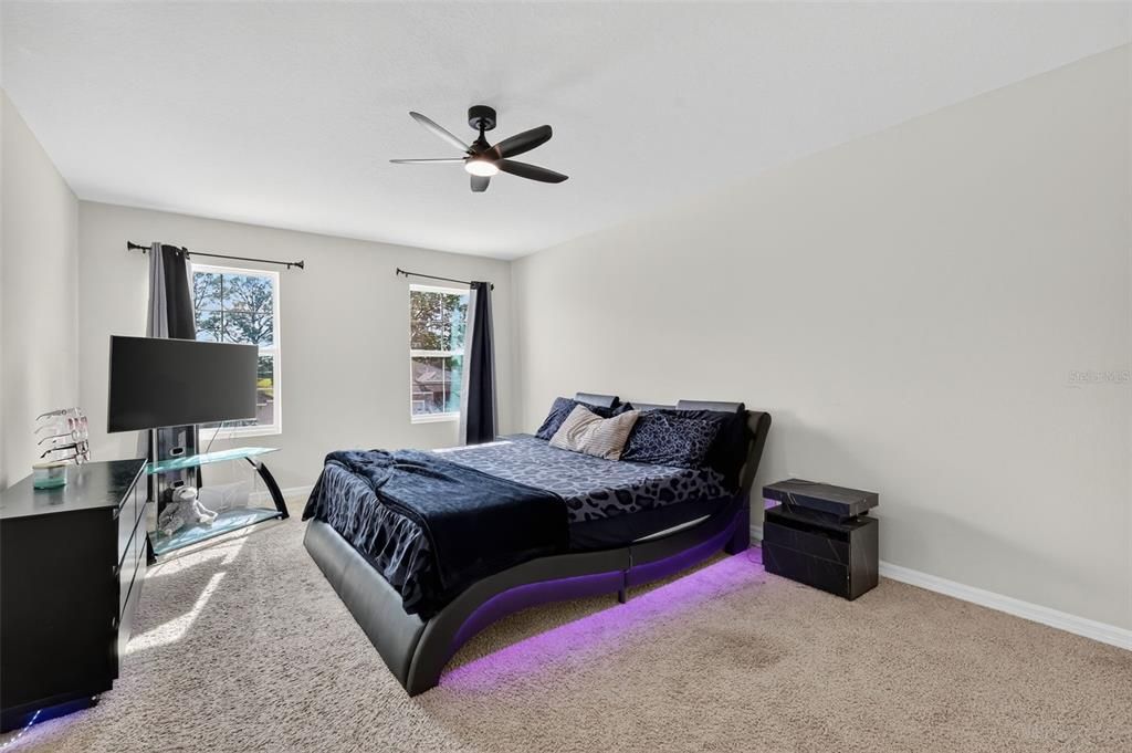 En Venta: $410,000 (5 camas, 3 baños, 2626 Pies cuadrados)