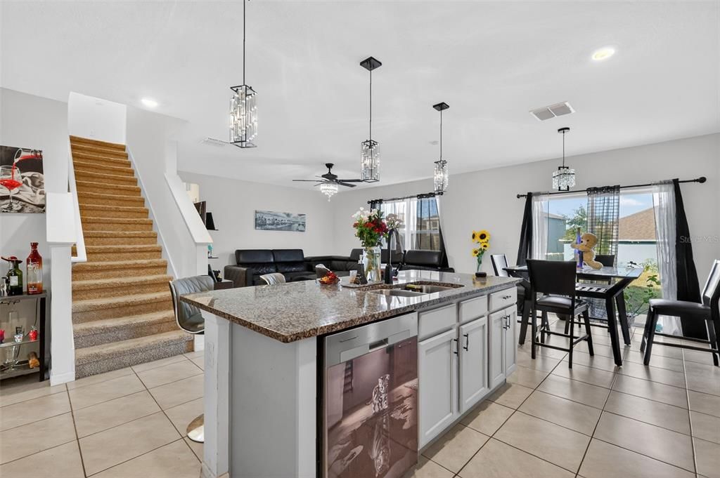 En Venta: $410,000 (5 camas, 3 baños, 2626 Pies cuadrados)