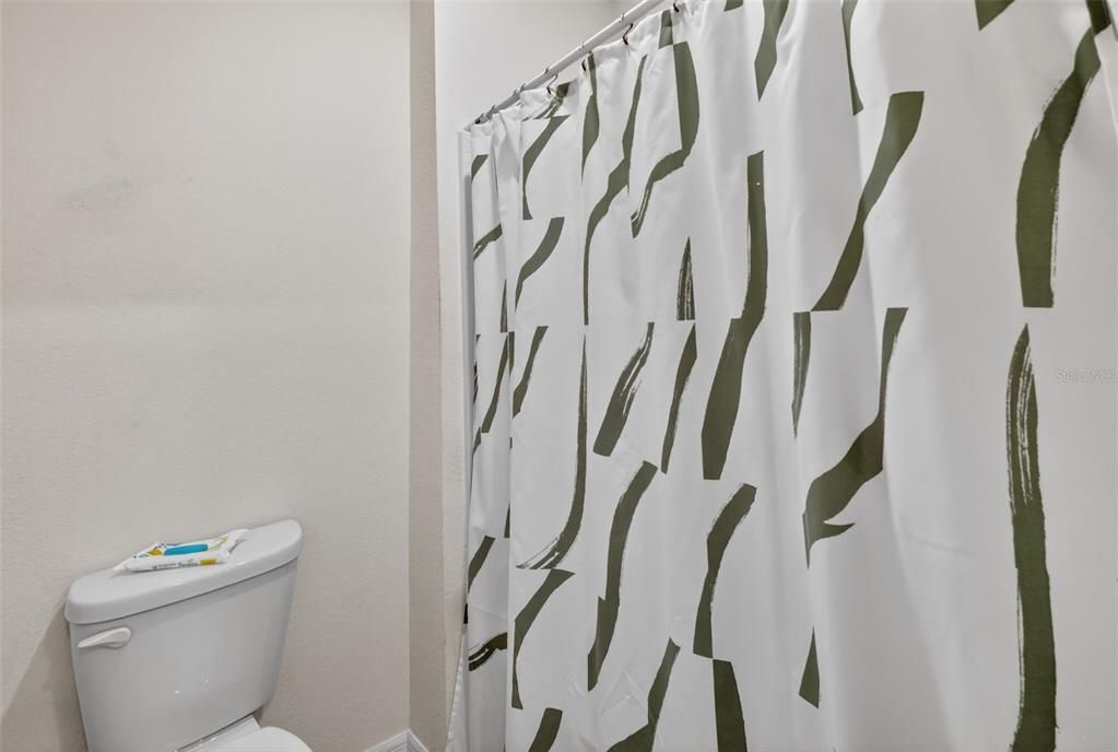 En Venta: $410,000 (5 camas, 3 baños, 2626 Pies cuadrados)