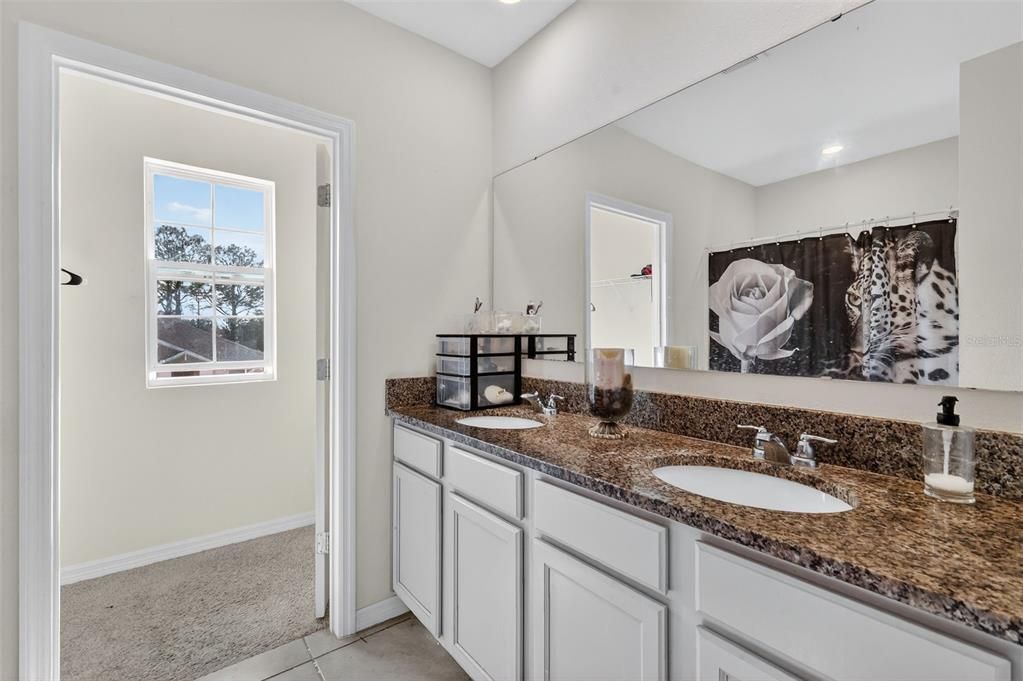 En Venta: $410,000 (5 camas, 3 baños, 2626 Pies cuadrados)