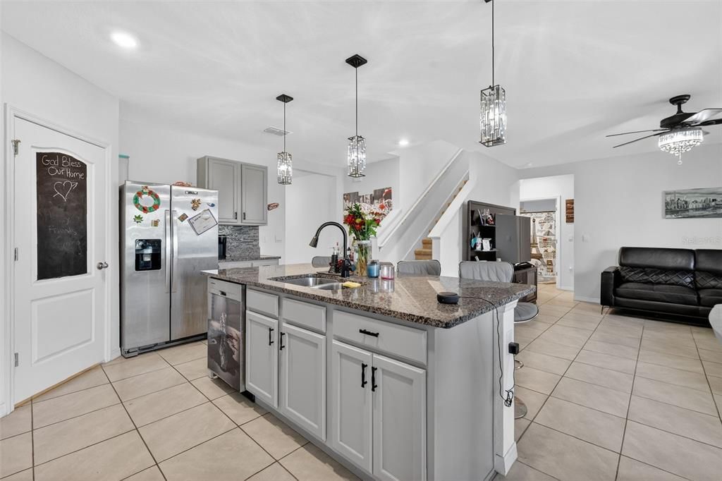 En Venta: $410,000 (5 camas, 3 baños, 2626 Pies cuadrados)