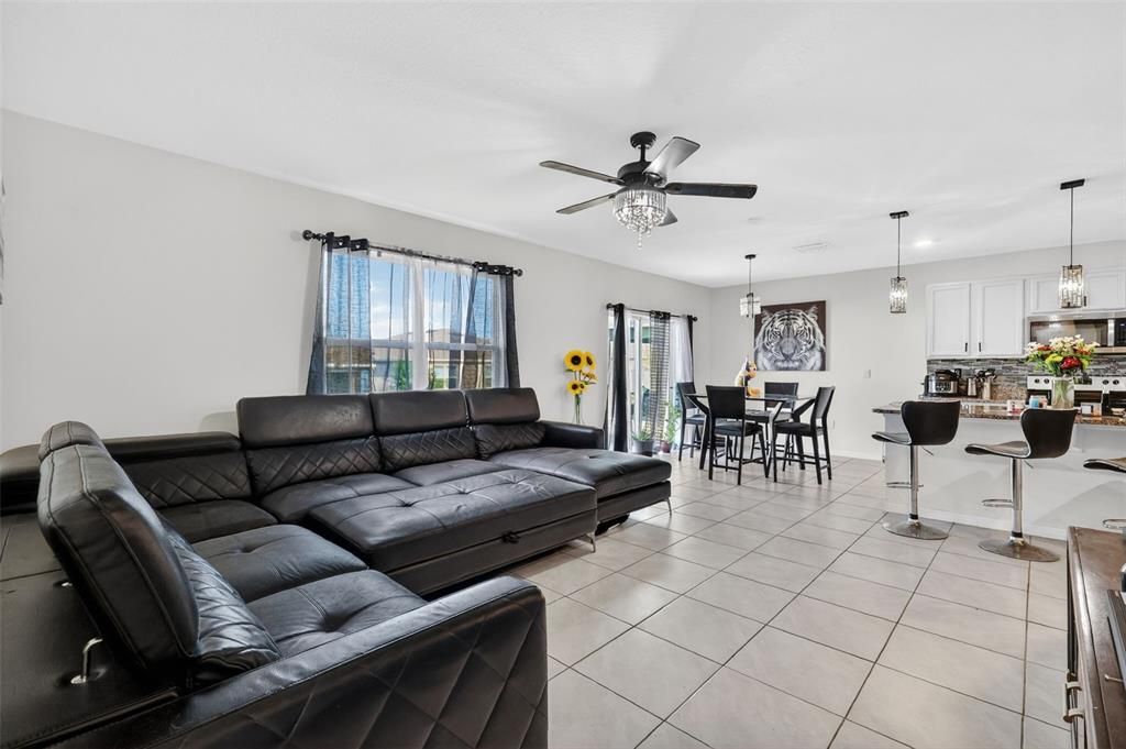 En Venta: $410,000 (5 camas, 3 baños, 2626 Pies cuadrados)