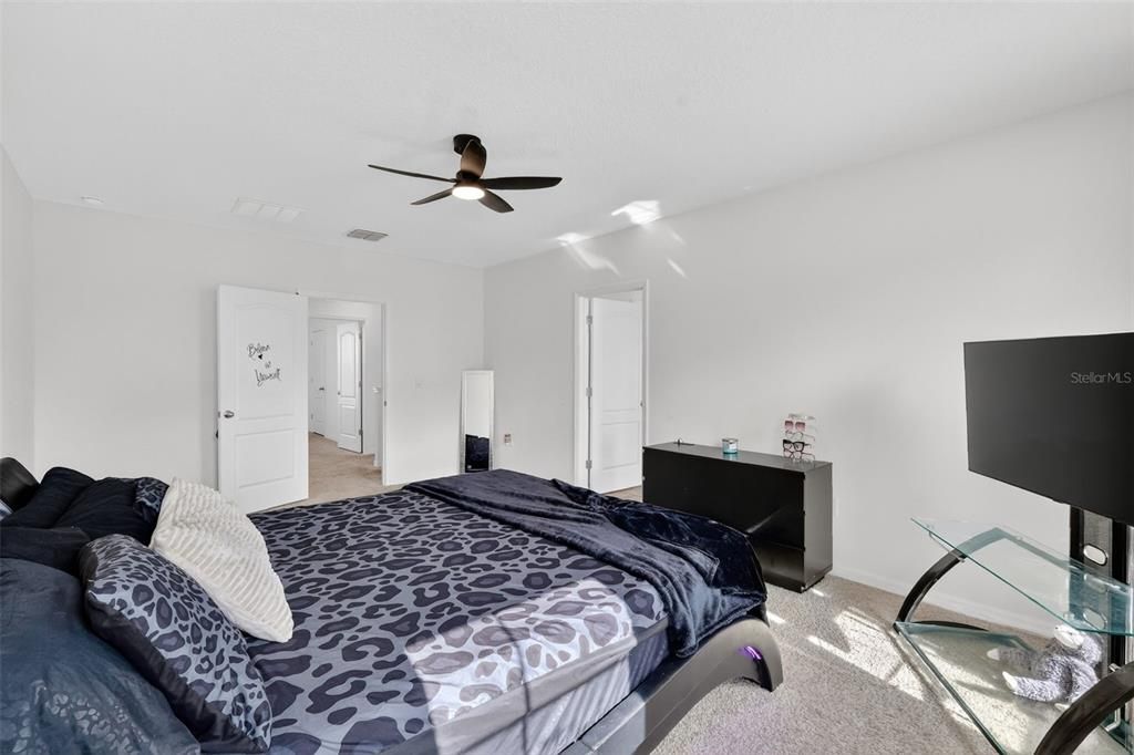 En Venta: $410,000 (5 camas, 3 baños, 2626 Pies cuadrados)